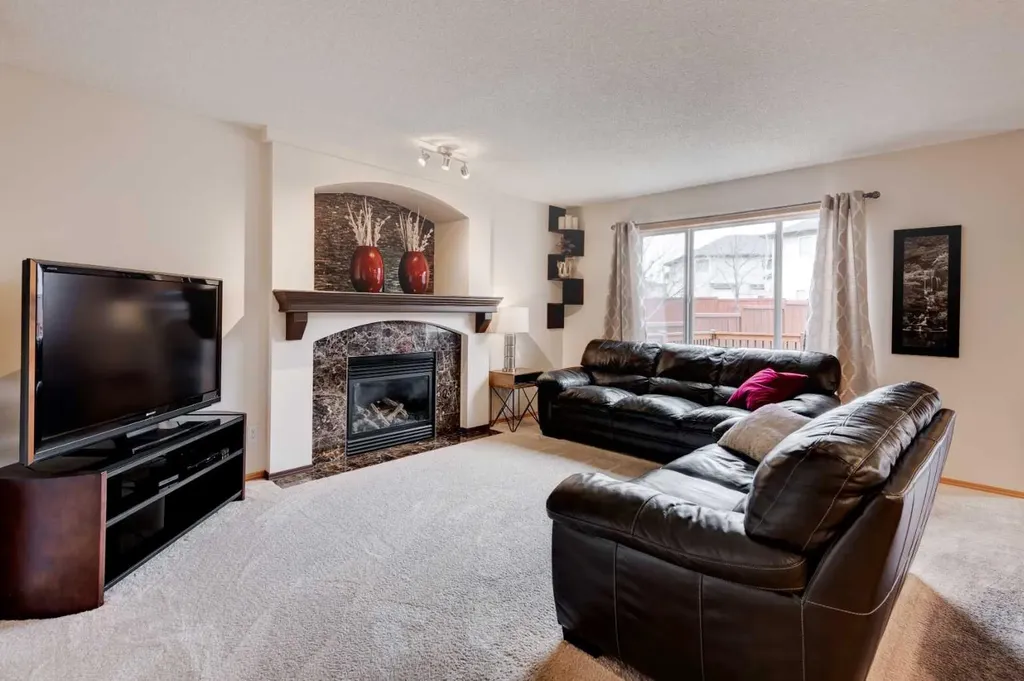 41 Chapman Close SE Calgary AB T2X 3S8