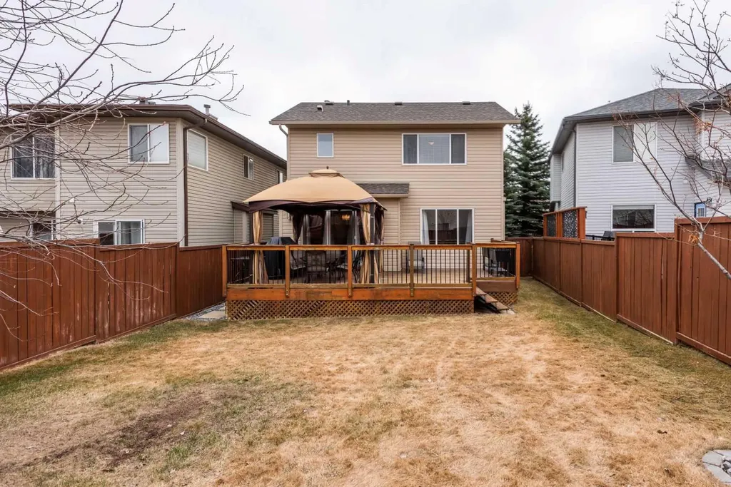 41 Chapman Close SE Calgary AB T2X 3S8