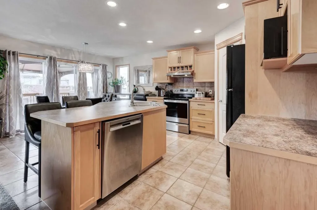 41 Chapman Close SE Calgary AB T2X 3S8