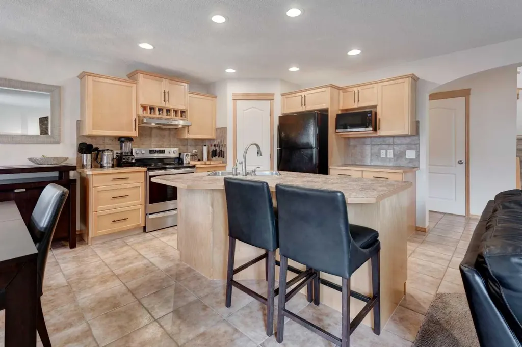 41 Chapman Close SE Calgary AB T2X 3S8