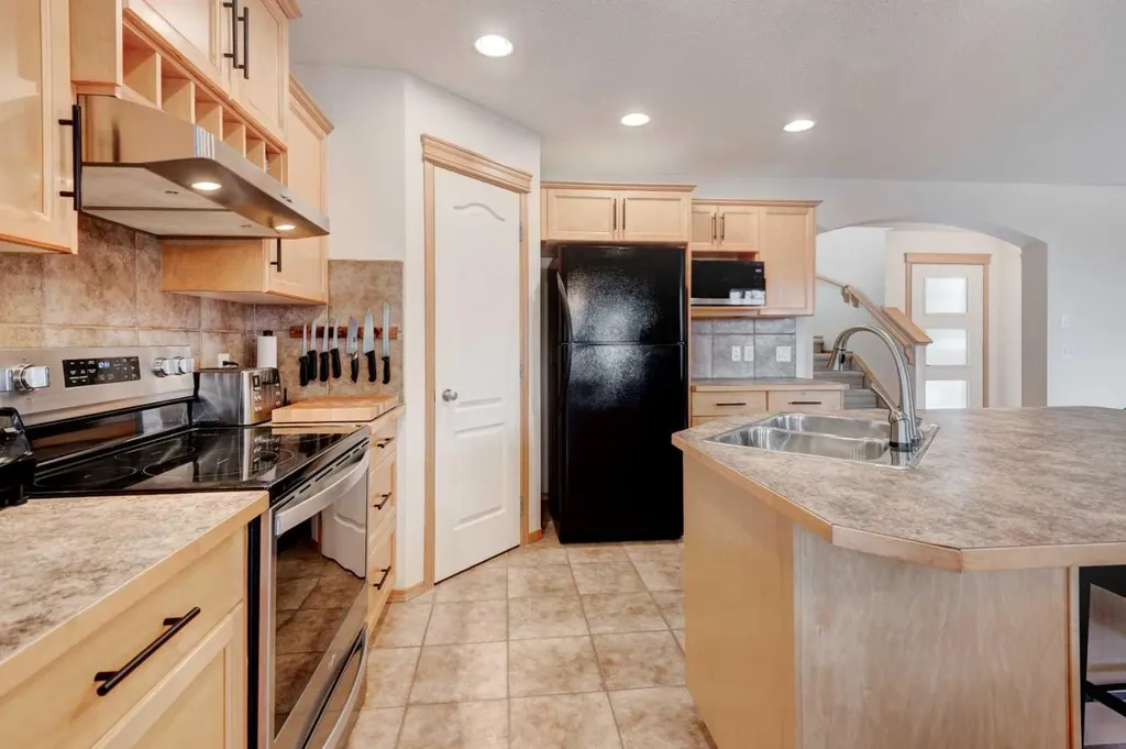 41 Chapman Close SE Calgary AB T2X 3S8