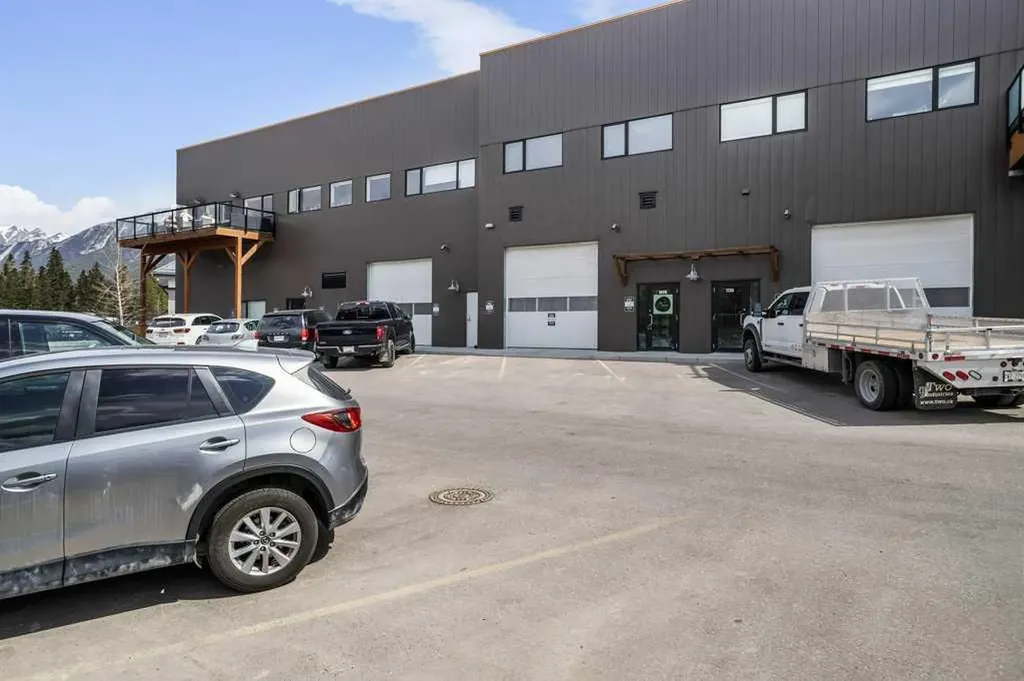 306 Bow Valley Trail Canmore AB T1W 0N2