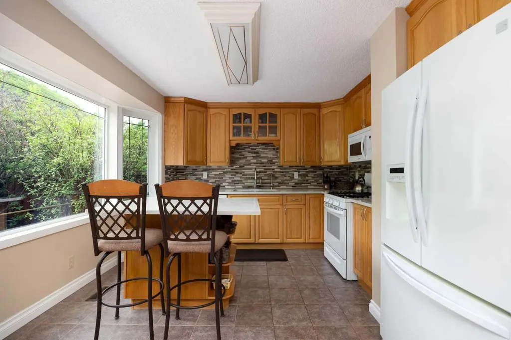 117 Goodwin Place Fort Mcmurray AB T9J1K1