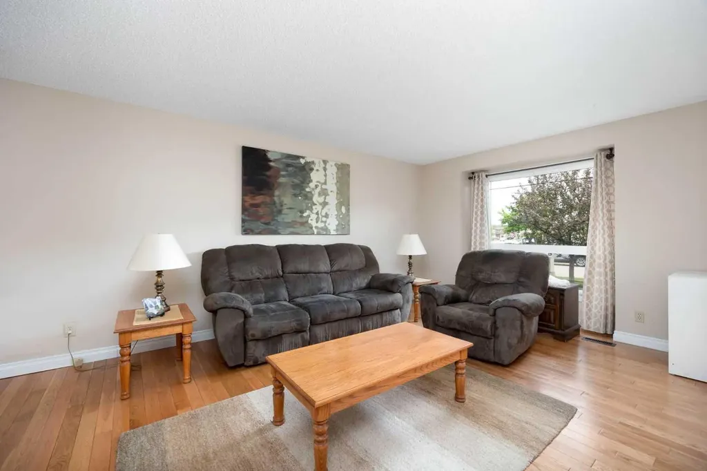 117 Goodwin Place Fort Mcmurray AB T9J1K1