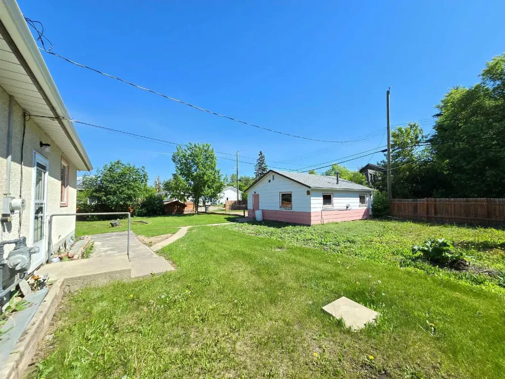 10701 91 Street Peace River AB T8S 1R1
