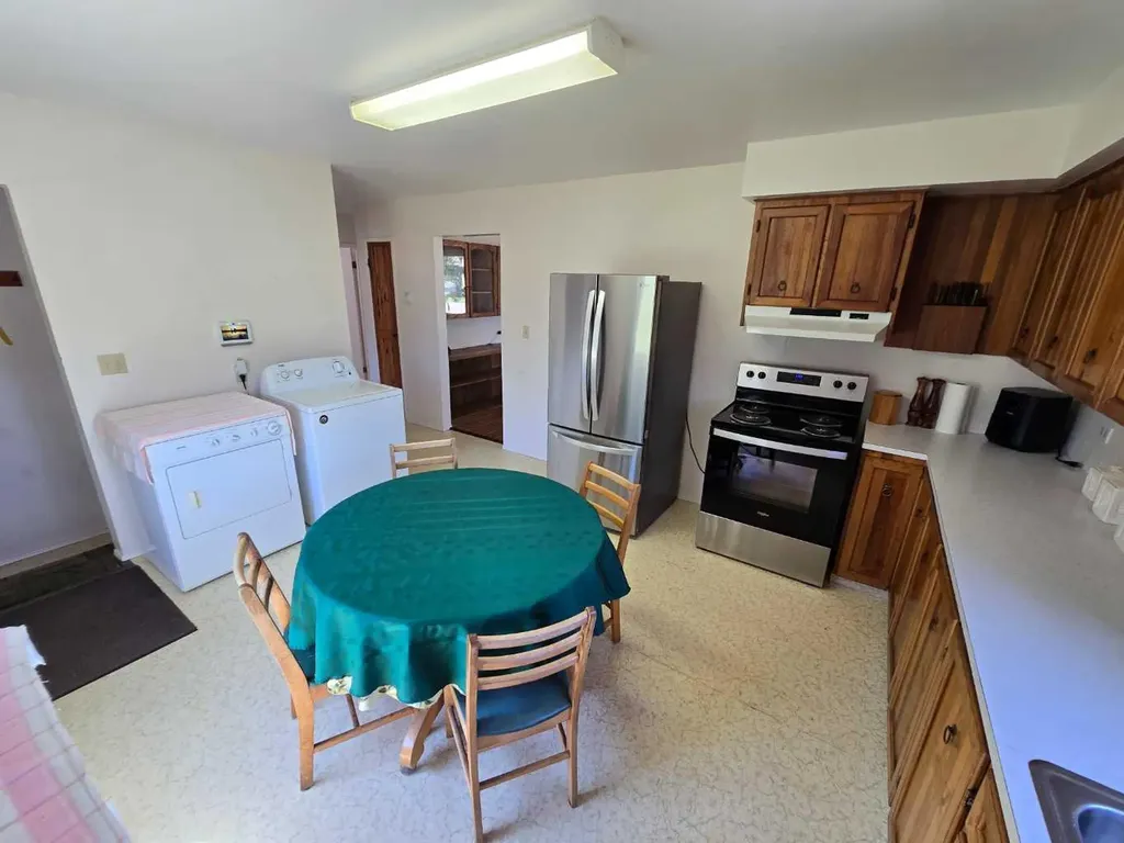 10701 91 Street Peace River AB T8S 1R1