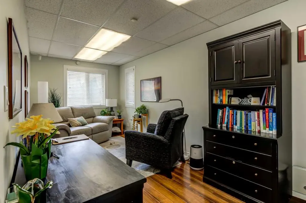 6417 112 Avenue Edmonton AB T5W 0N9