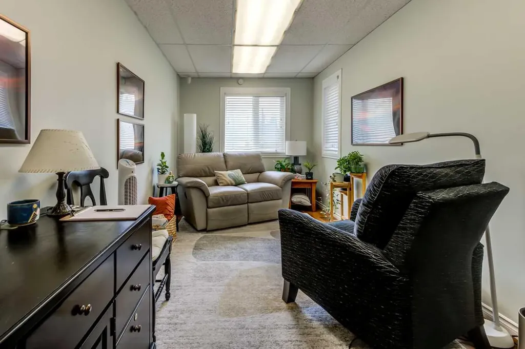 6417 112 Avenue Edmonton AB T5W 0N9