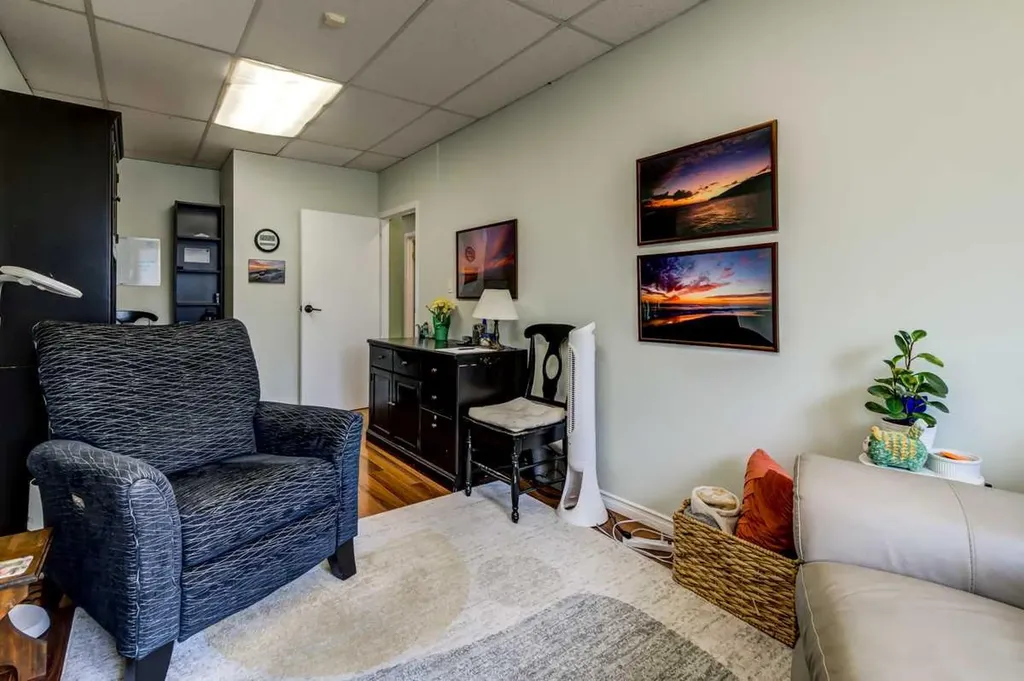 6417 112 Avenue Edmonton AB T5W 0N9