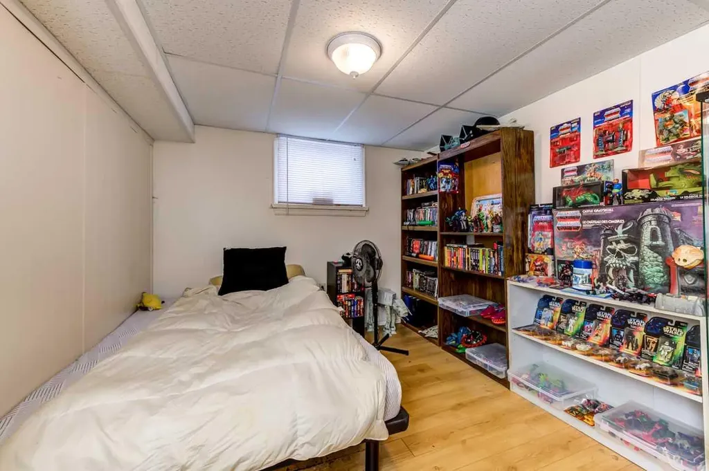 6417 112 Avenue Edmonton AB T5W 0N9