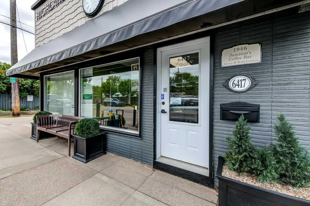 6417 112 Avenue Edmonton AB T5W 0N9