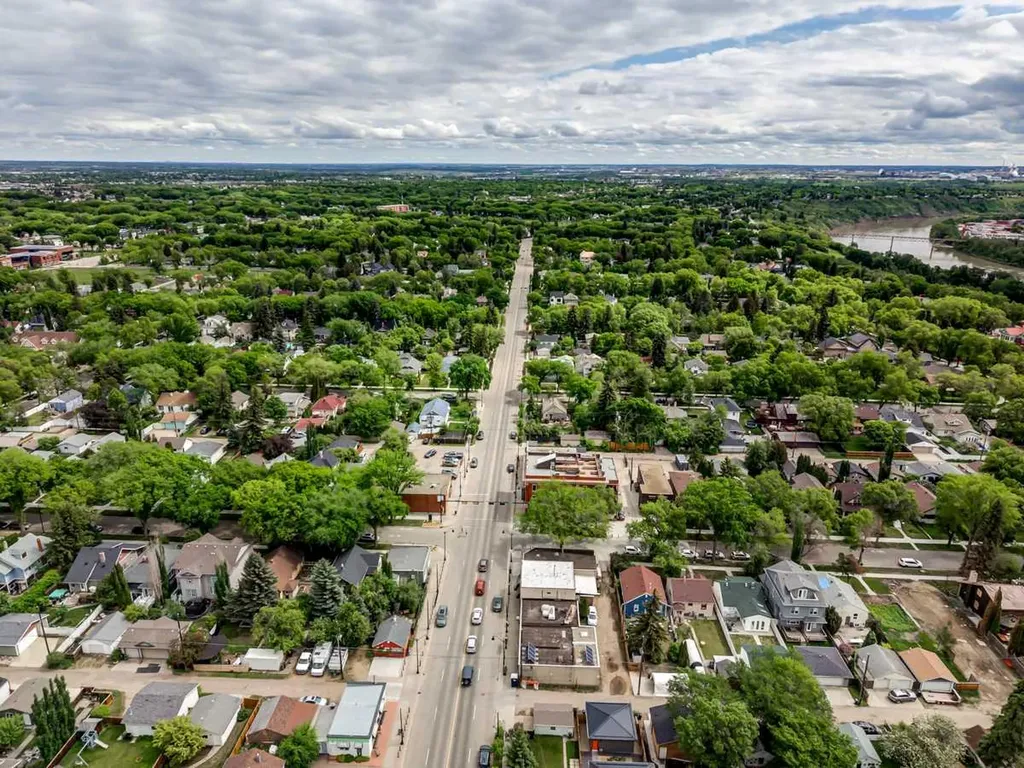 6417 112 Avenue Edmonton AB T5W 0N9