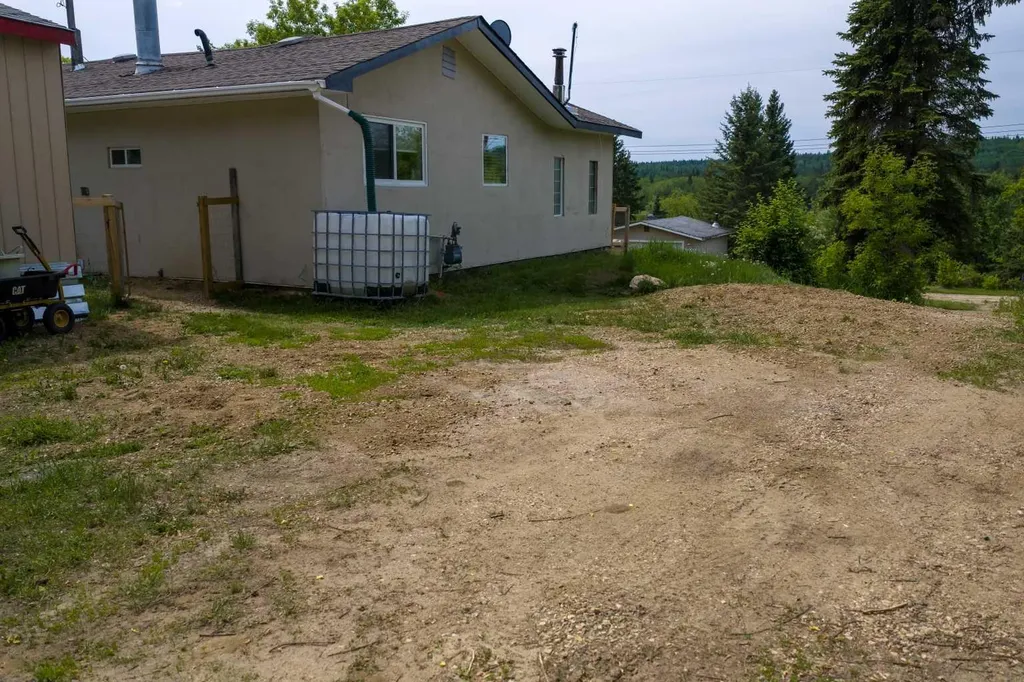 4806 49 Avenue Rochester AB T0G 1Z0
