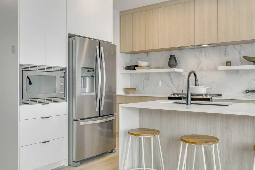 227 Lucas Common NW Calgary AB T3P 2B3