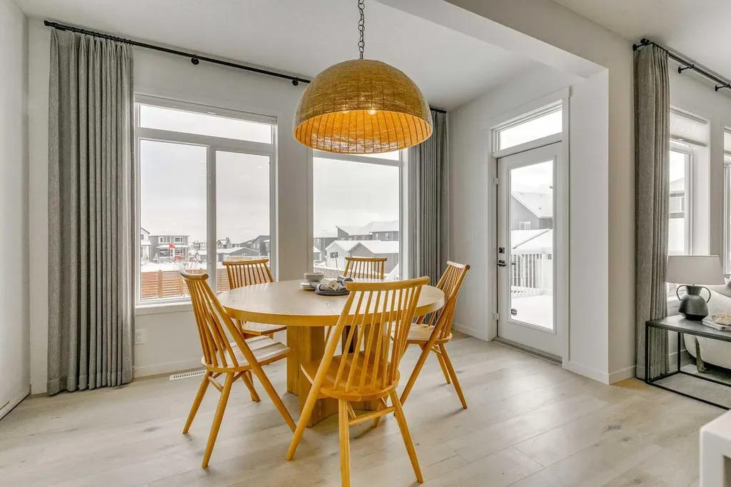 227 Lucas Common NW Calgary AB T3P 2B3