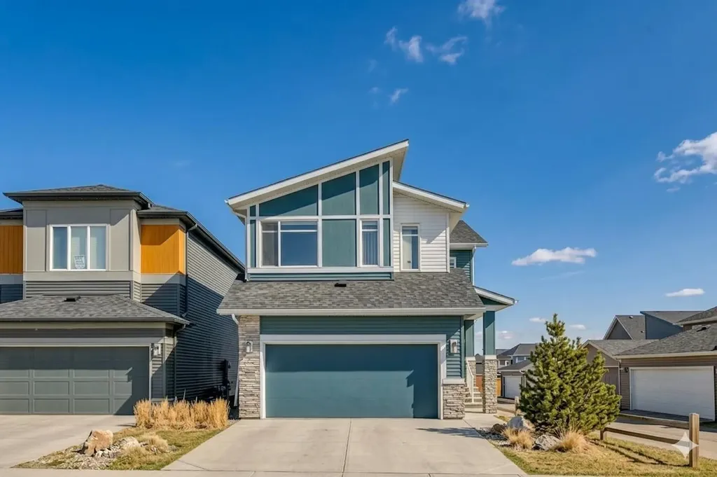 227 Lucas Common NW Calgary AB T3P 2B3