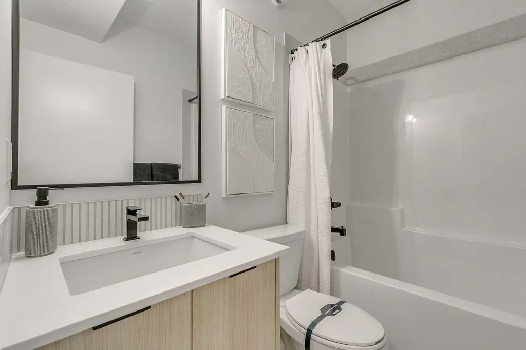 227 Lucas Common NW Calgary AB T3P 2B3