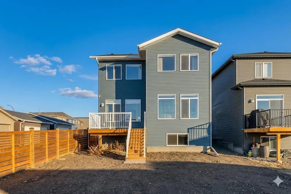 227 Lucas Common NW Calgary AB T3P 2B3