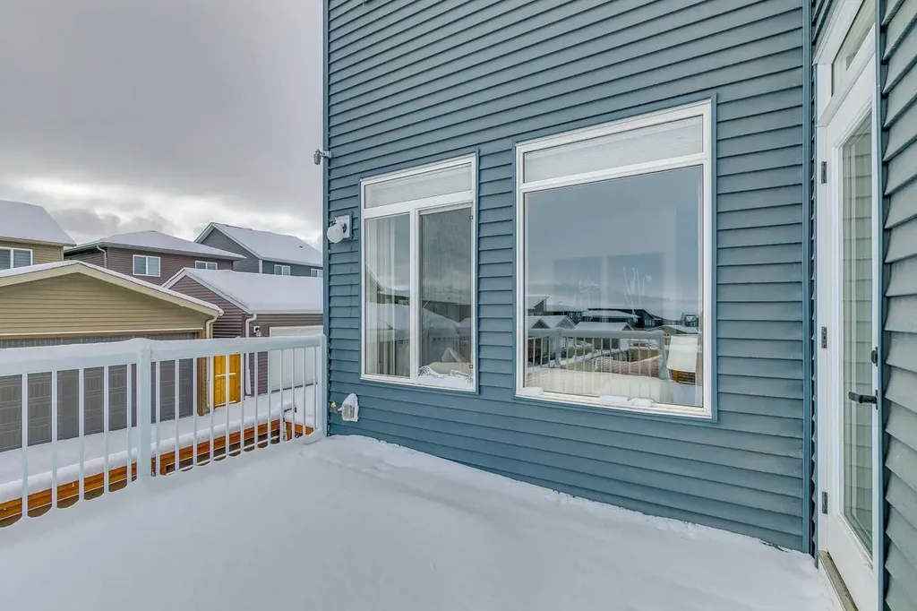227 Lucas Common NW Calgary AB T3P 2B3