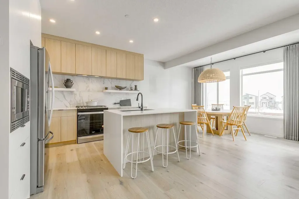 227 Lucas Common NW Calgary AB T3P 2B3
