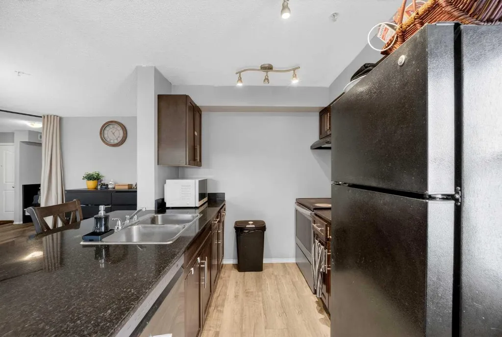 7110 80 Avenue NE Calgary AB T3J 0N4