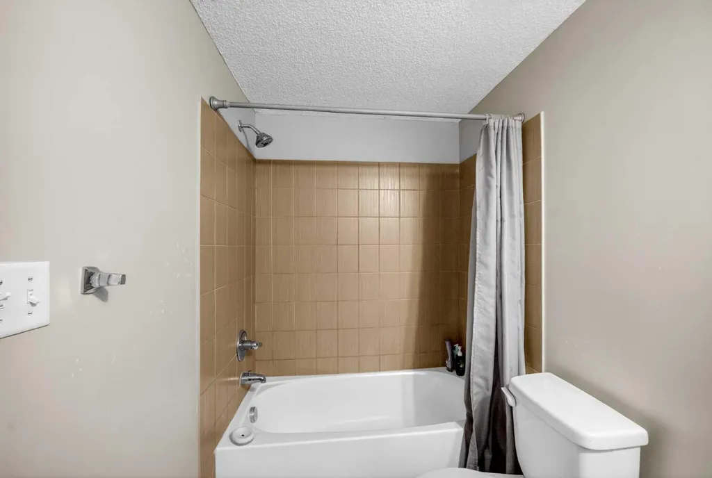 7110 80 Avenue NE Calgary AB T3J 0N4