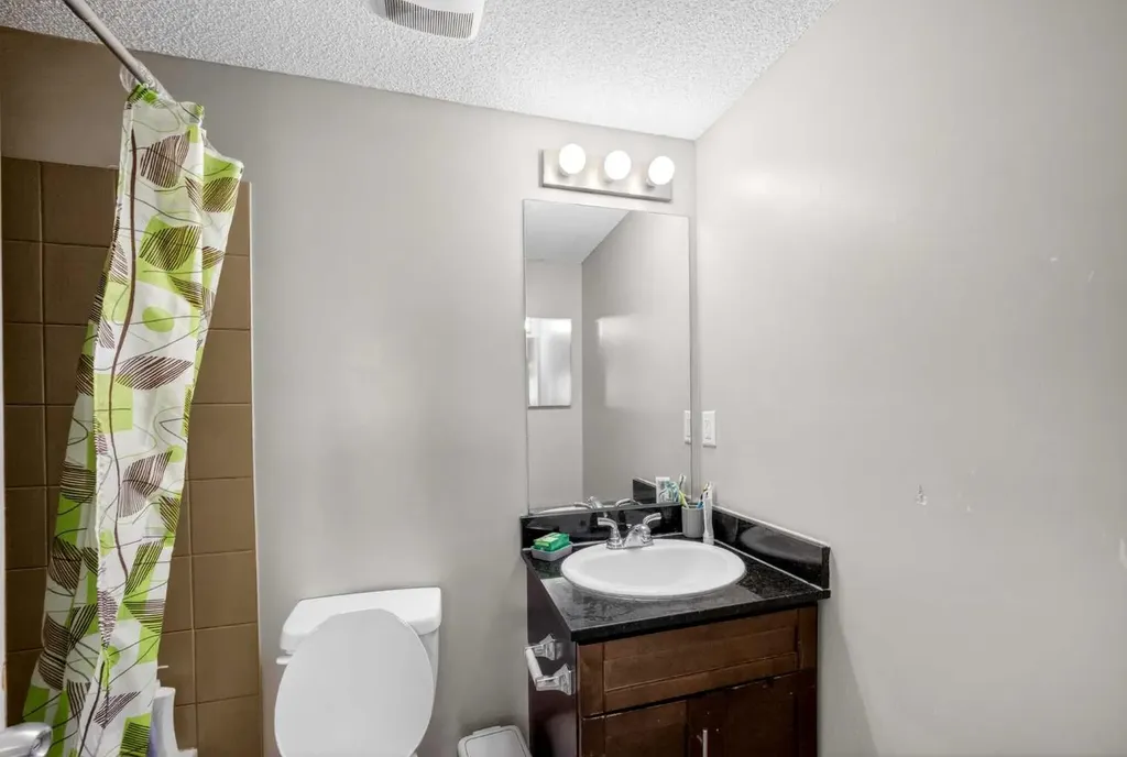 7110 80 Avenue NE Calgary AB T3J 0N4