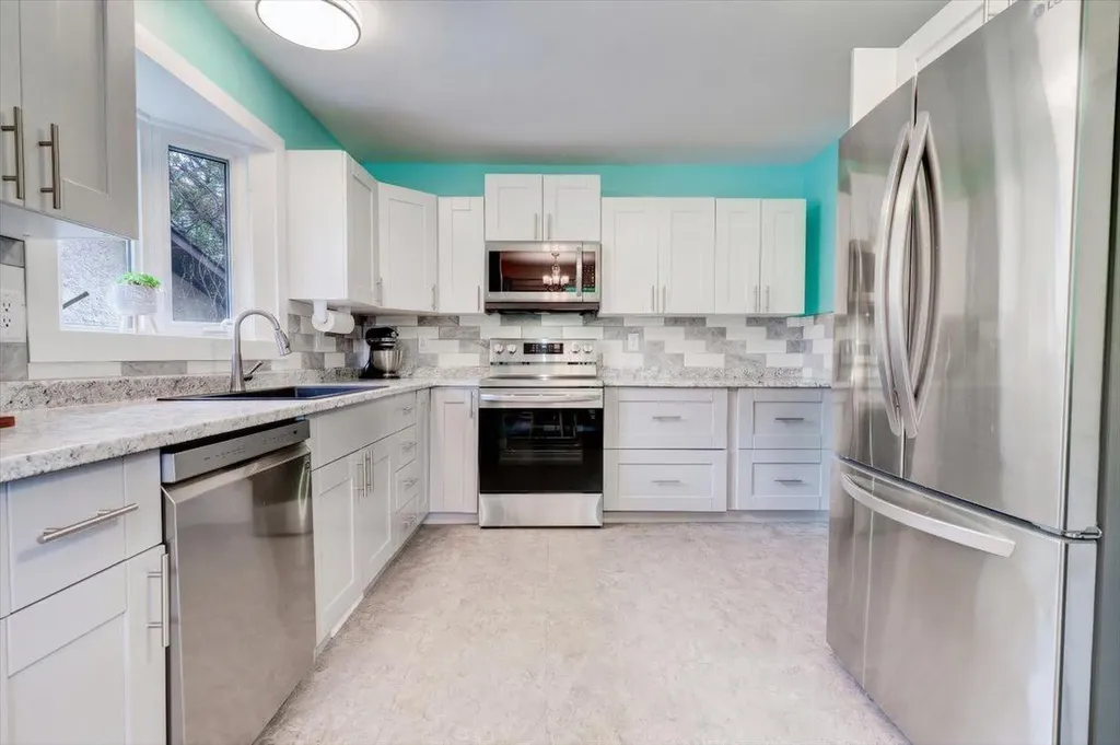 9721 75 Avenue Grande Prairie AB T8V 4X1