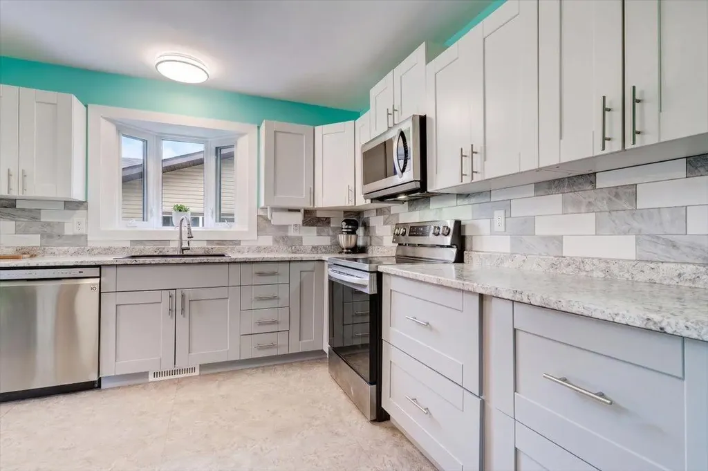 9721 75 Avenue Grande Prairie AB T8V 4X1