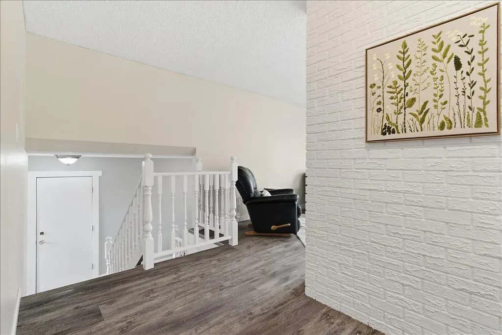 9721 75 Avenue Grande Prairie AB T8V 4X1