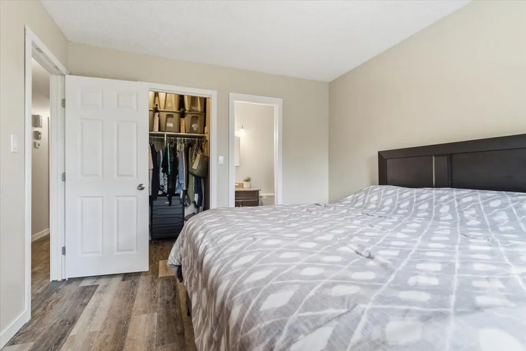 9721 75 Avenue Grande Prairie AB T8V 4X1