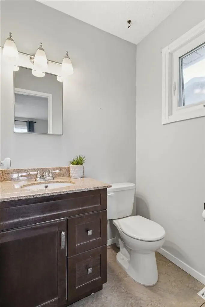 9721 75 Avenue Grande Prairie AB T8V 4X1