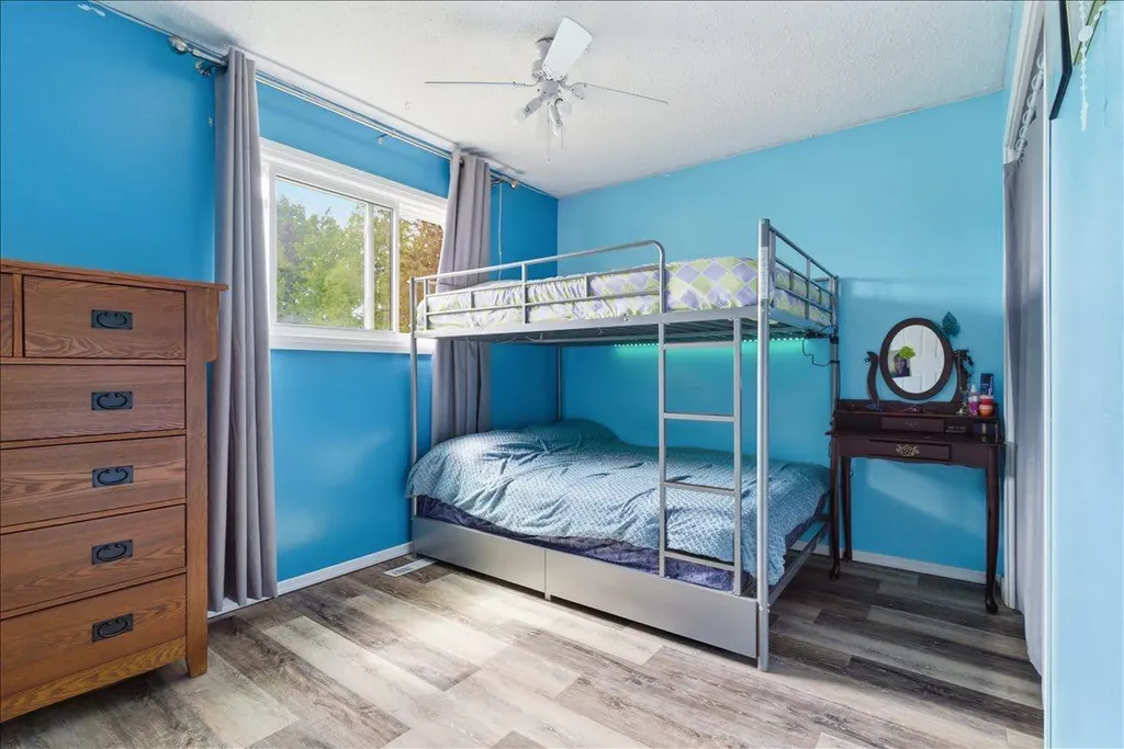 9721 75 Avenue Grande Prairie AB T8V 4X1