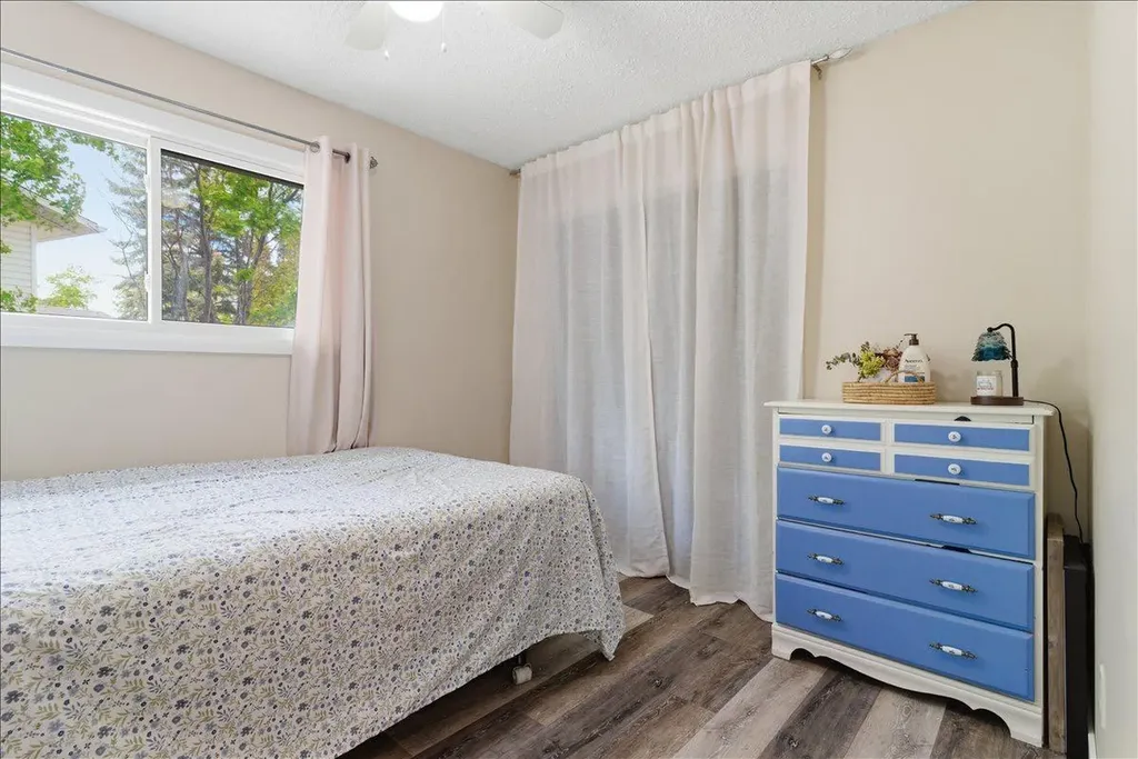 9721 75 Avenue Grande Prairie AB T8V 4X1