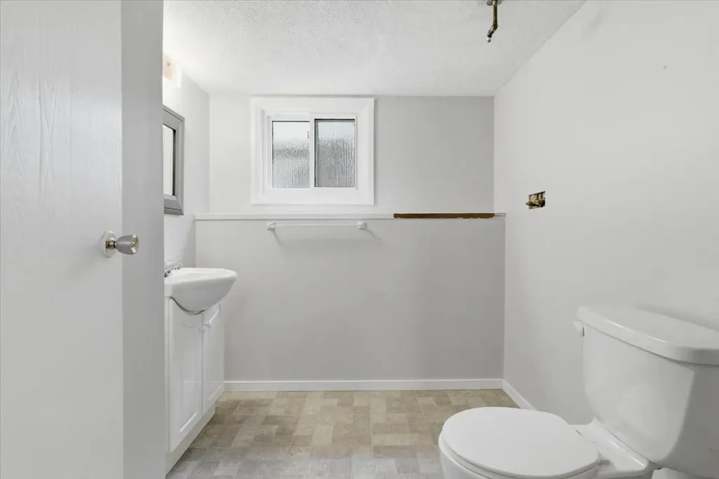 9721 75 Avenue Grande Prairie AB T8V 4X1