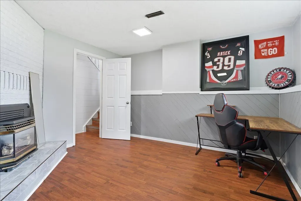9721 75 Avenue Grande Prairie AB T8V 4X1
