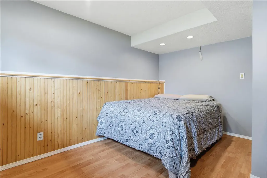 9721 75 Avenue Grande Prairie AB T8V 4X1