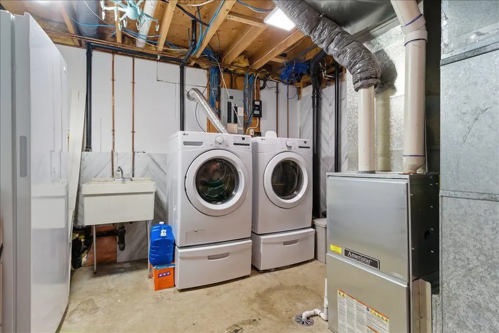 9721 75 Avenue Grande Prairie AB T8V 4X1