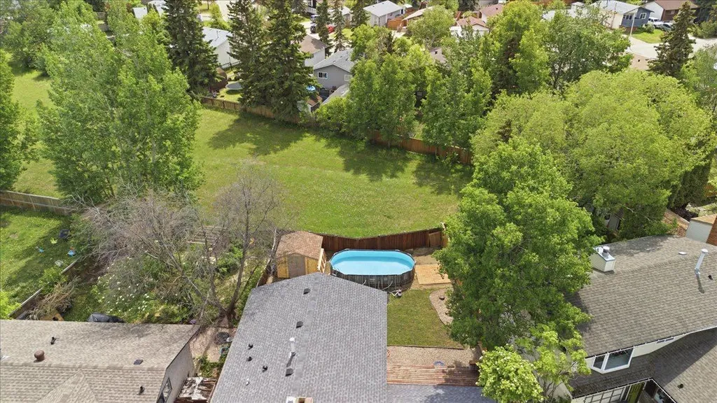 9721 75 Avenue Grande Prairie AB T8V 4X1