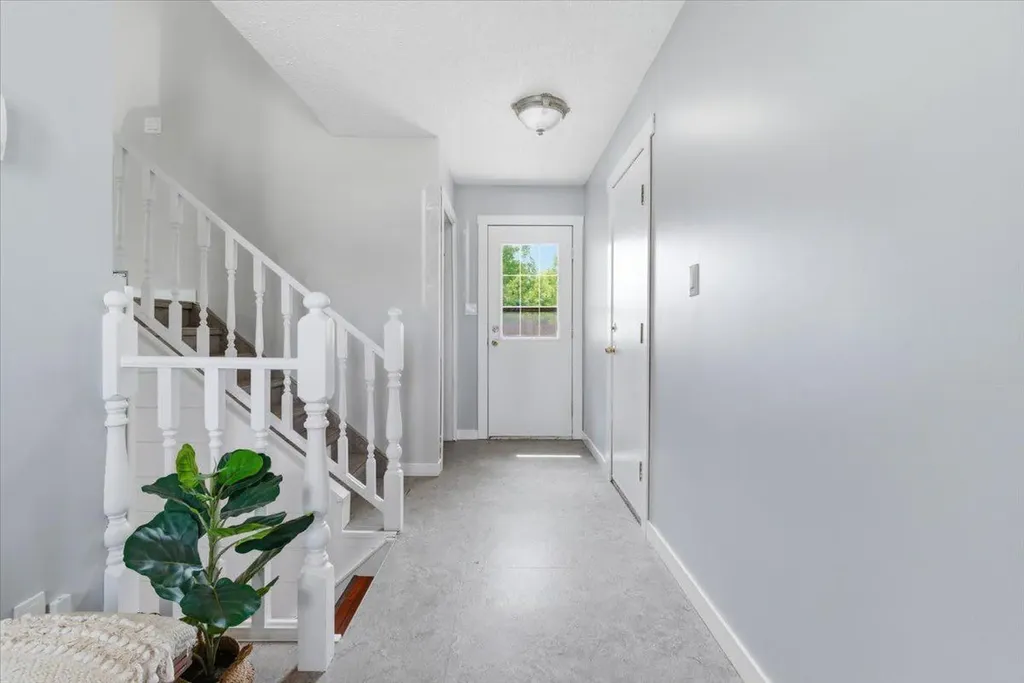 9721 75 Avenue Grande Prairie AB T8V 4X1