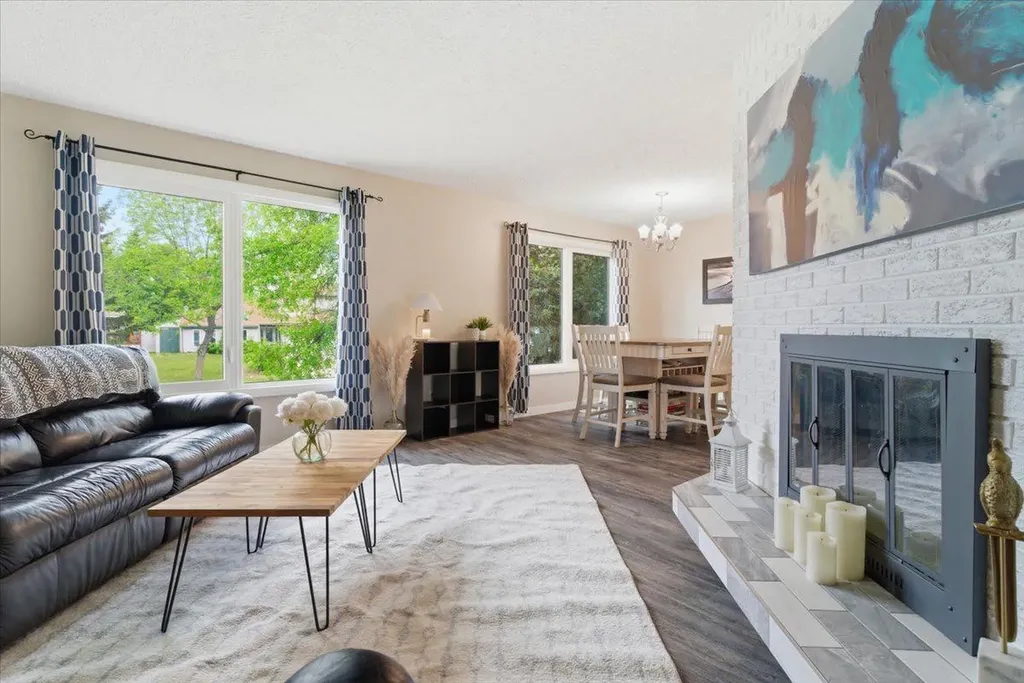 9721 75 Avenue Grande Prairie AB T8V 4X1