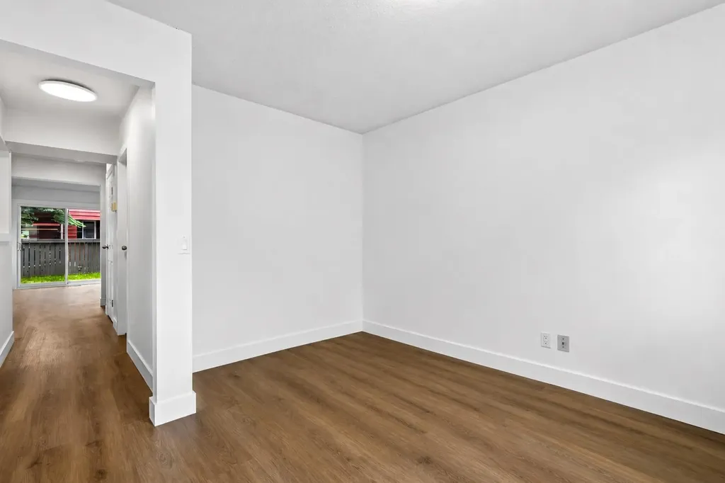 6223 31 Avenue NW Calgary AB T3B 3X2