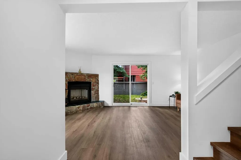 6223 31 Avenue NW Calgary AB T3B 3X2