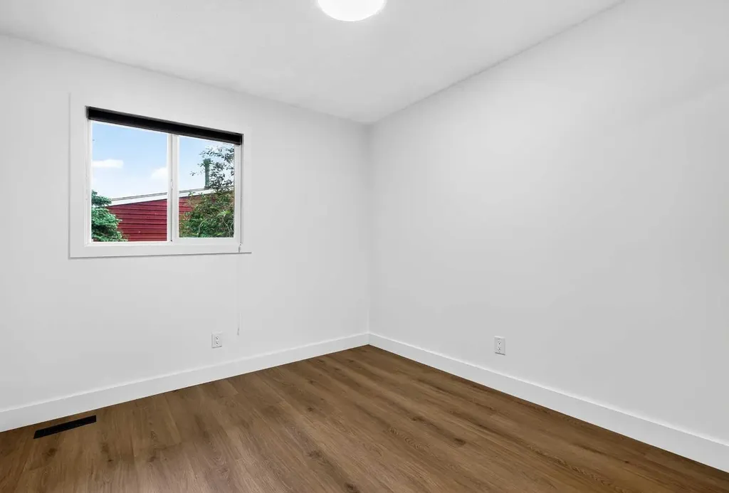 6223 31 Avenue NW Calgary AB T3B 3X2