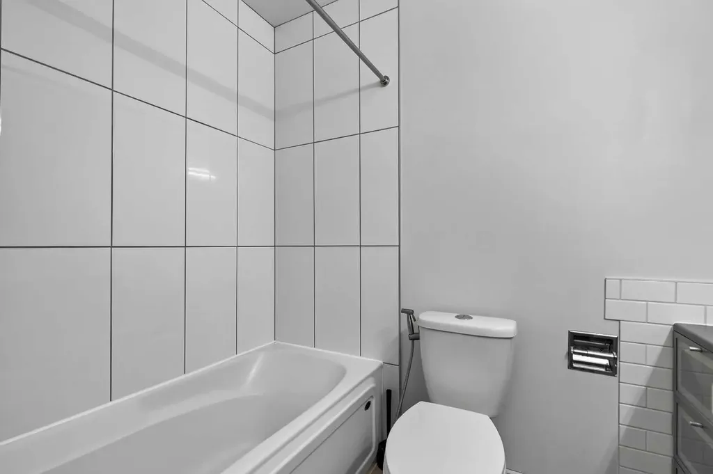 6223 31 Avenue NW Calgary AB T3B 3X2