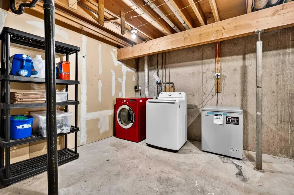 6223 31 Avenue NW Calgary AB T3B 3X2