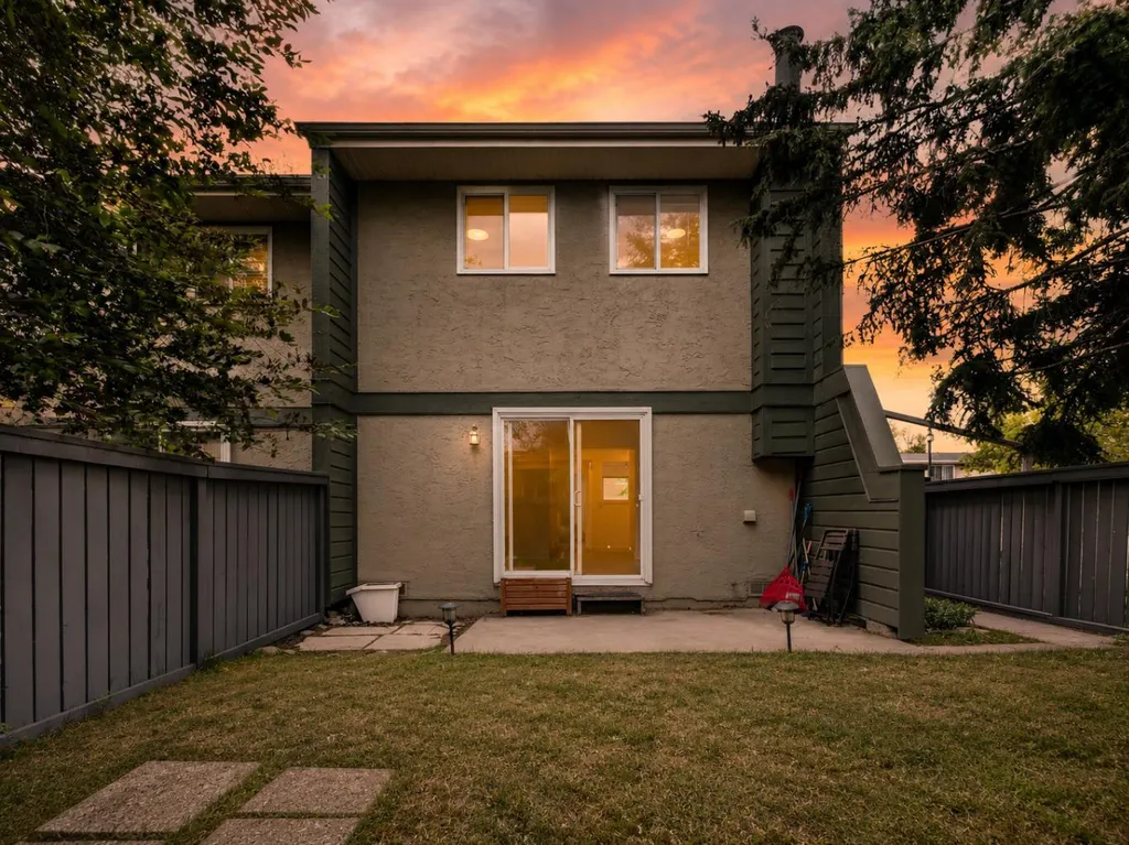 6223 31 Avenue NW Calgary AB T3B 3X2