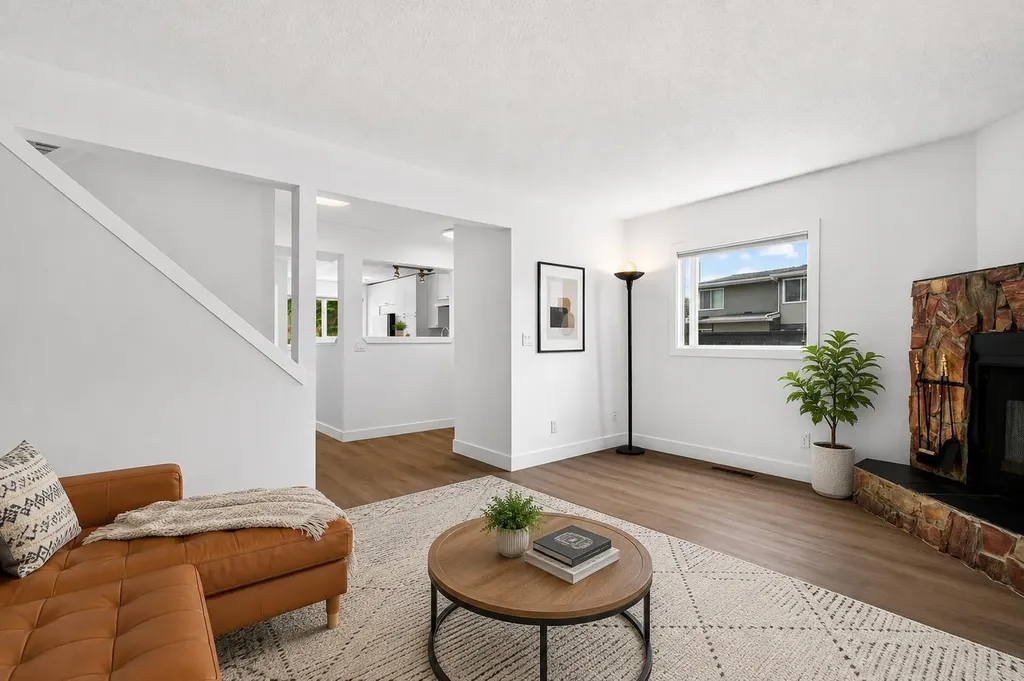 6223 31 Avenue NW Calgary AB T3B 3X2