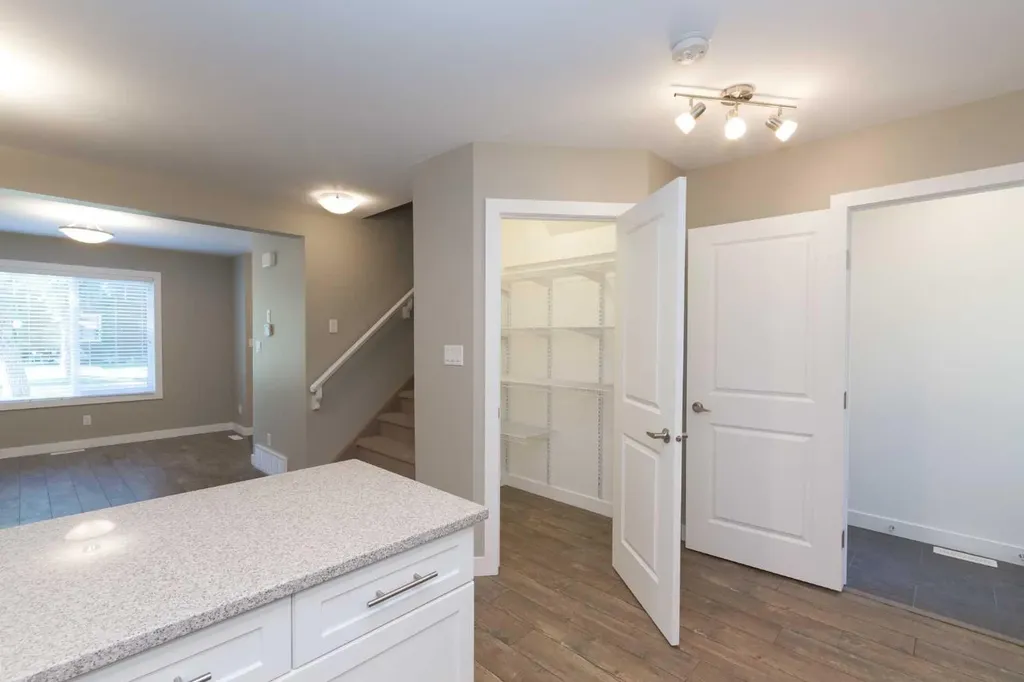 12504 119 Avenue NW Edmonton AB T5L 2Z5