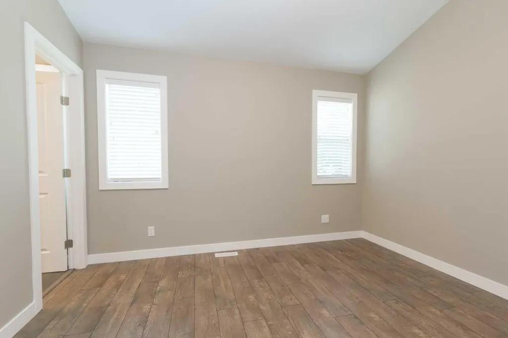 12504 119 Avenue NW Edmonton AB T5L 2Z5